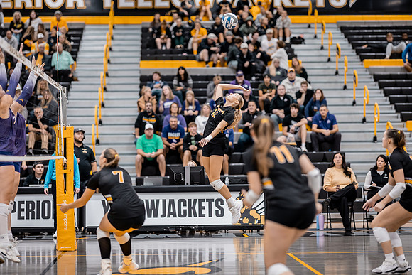 VB vs UNW-70
