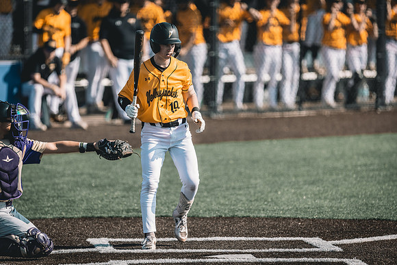 UWS BSB vs Loras-1-70
