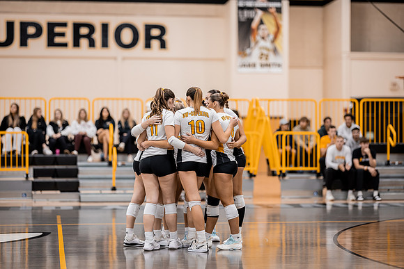 UWS VB vs CROWN-34