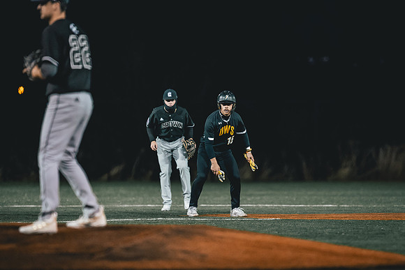 UWS BSB vs Crown -1-127