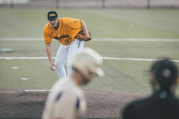 UWS BSB vs Loras-1-192