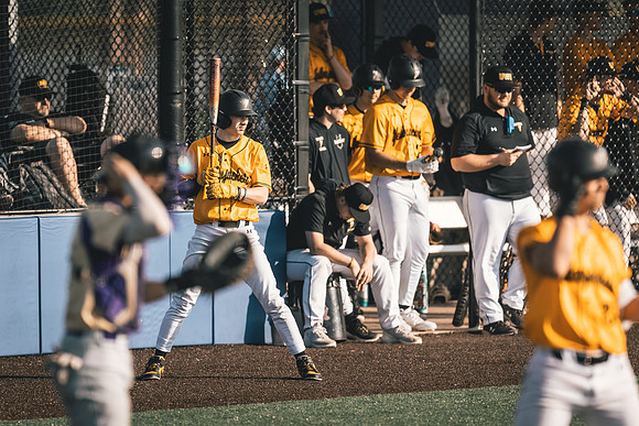 UWS BSB vs Loras-1-214
