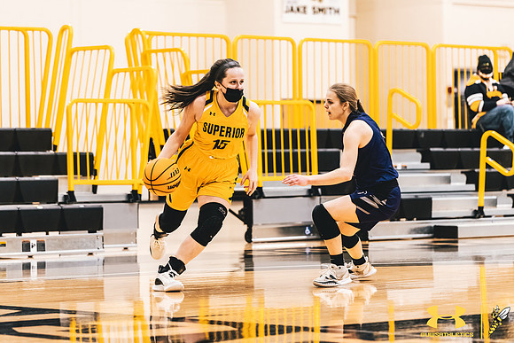 2022.01.14 UWS WBB vs. Crown WM35