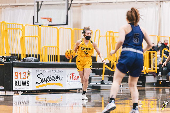 2022.01.14 UWS WBB vs. Crown WM85
