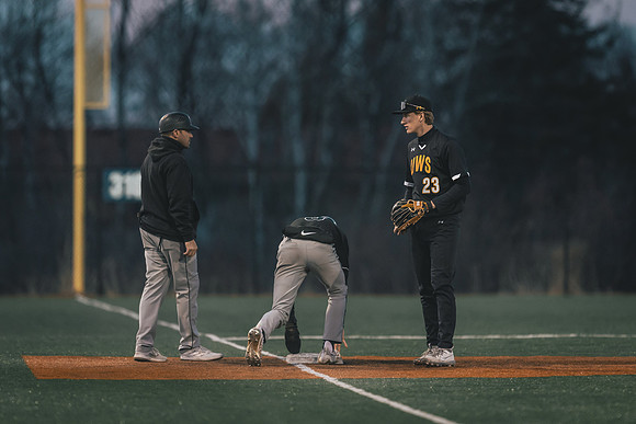UWS BSB vs Crown -1-102