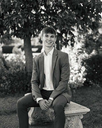 Oscar Senior Shoot-1-129