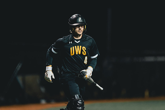 UWS BSB vs Crown -1-177