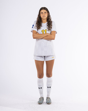 11 Niamh Larson White 1