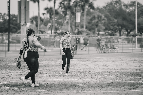 UWS SB vs Rockford-1-215