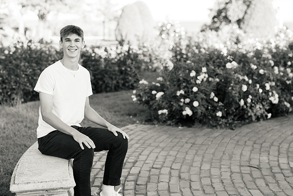 Oscar Senior Shoot-1-109