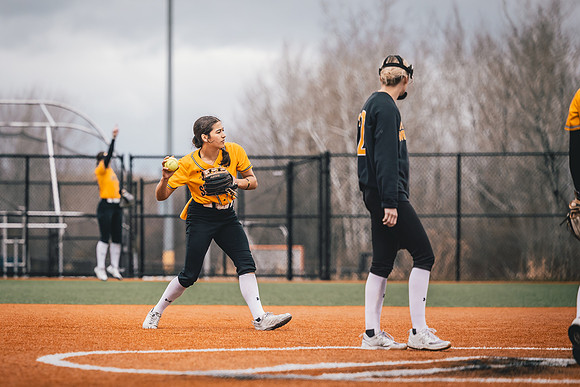 20240423_SoftballvsMartinLuther_Edits_Harry_-82