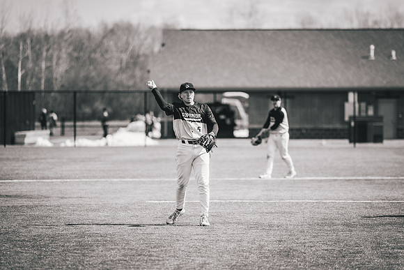 UWS BSB vs Crown D2 DH-1-77