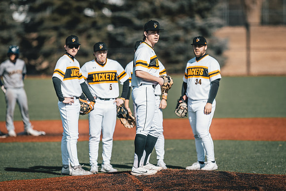 UWS BSB vs CAR DH-1-170