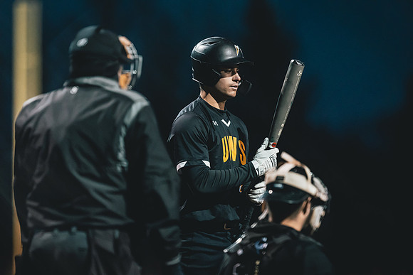 UWS BSB vs Crown -1-122