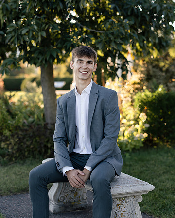 Oscar Senior Shoot-1-128