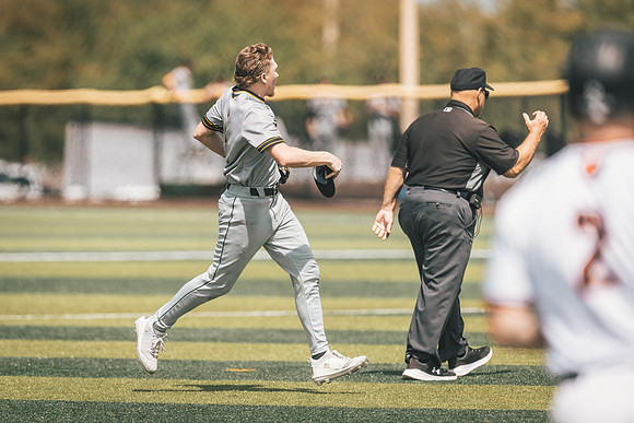 UWS BSB vs Greenville-1-229