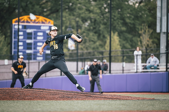 UWS Baseball vs UNW-1-43