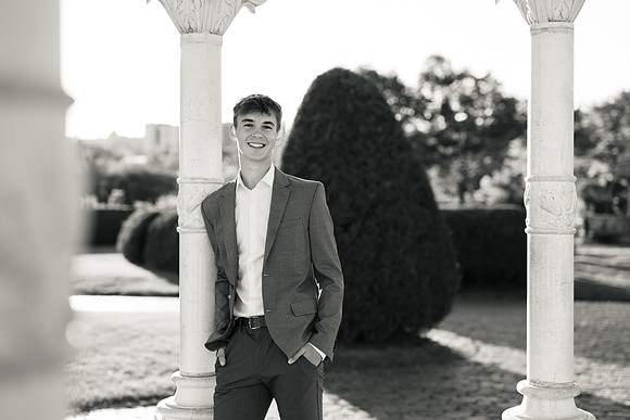 Oscar Senior Shoot-1-143