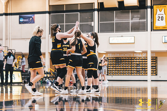 2022.01.15 UWS WBB vs. UMM WM13