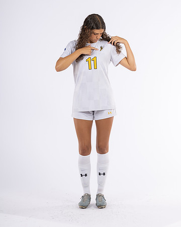 11 Niamh Larson White 3