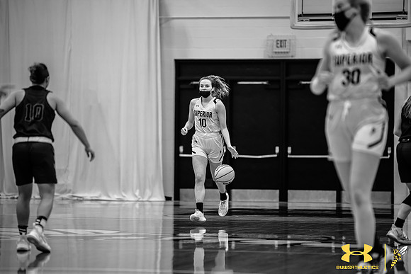 2022.01.14 UWS WBB vs. Crown WM27