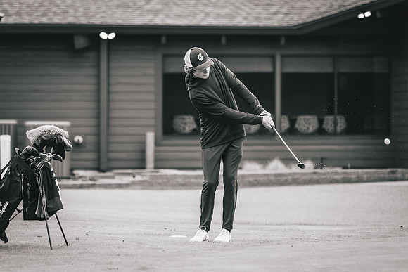 UWS GOLF vs CSS-1-38