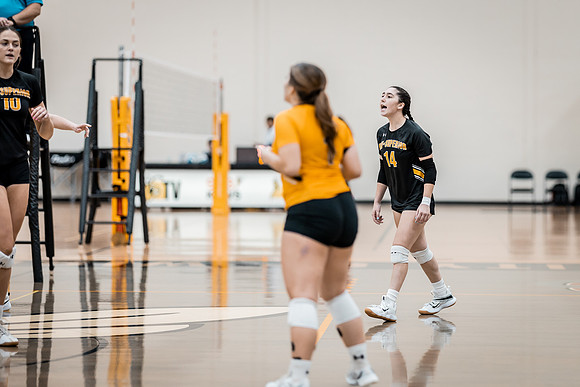 UWS VB vs. HU-1-40