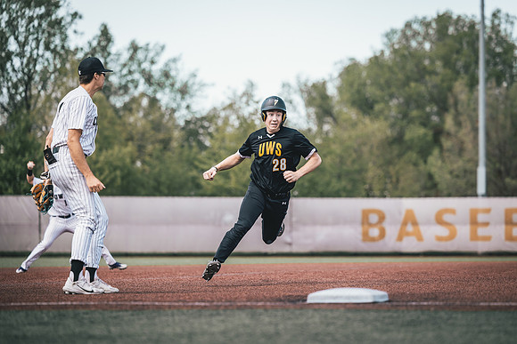 UWS Baseball vs UNW-1-88