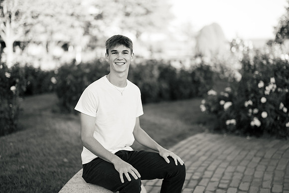 Oscar Senior Shoot-1-103