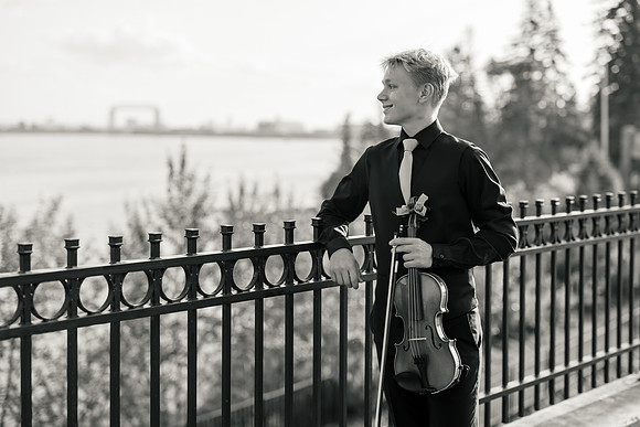 Torin Senior Shoot -1-36