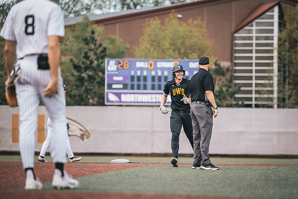 UWS Baseball vs UNW-1-82