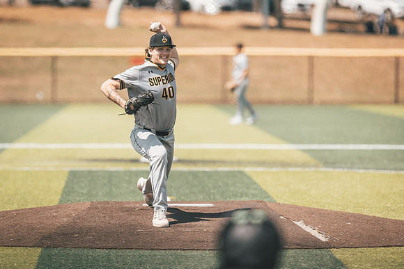UWS BSB vs Greenville-1-196