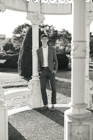 Oscar Senior Shoot-1-137