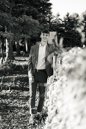 Oscar Senior Shoot-1-123
