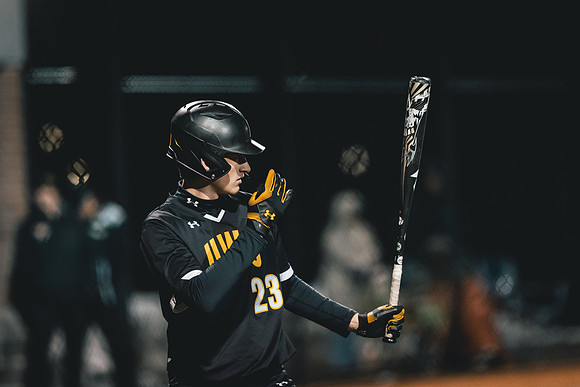 UWS BSB vs Crown -1-223