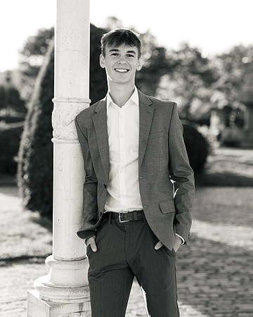 Oscar Senior Shoot-1-135
