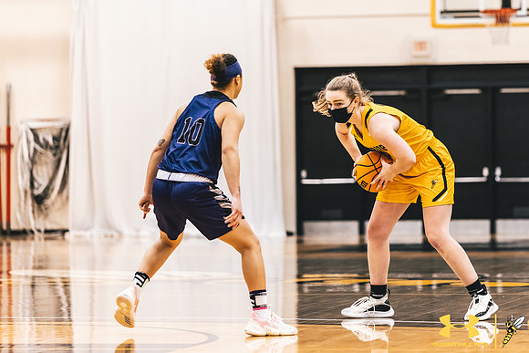 2022.01.14 UWS WBB vs. Crown WM31