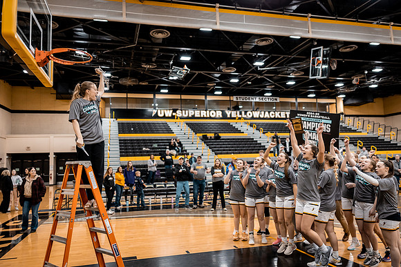 UWS WBB vs UNW-1-194