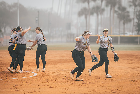 UWS SB vs Rockford-1-151