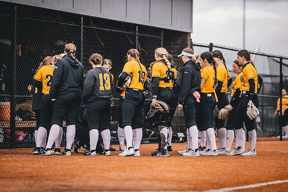 20240423_SoftballvsMartinLuther_Edits_Harry_-83