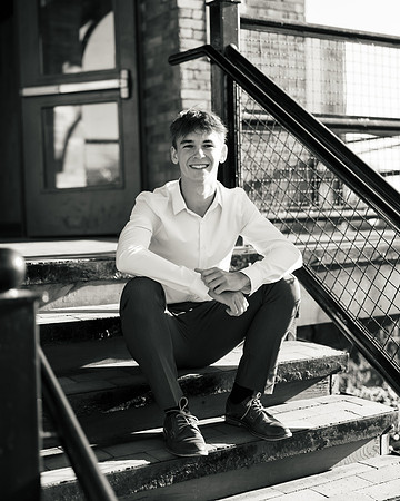 Oscar Senior Shoot-1-35