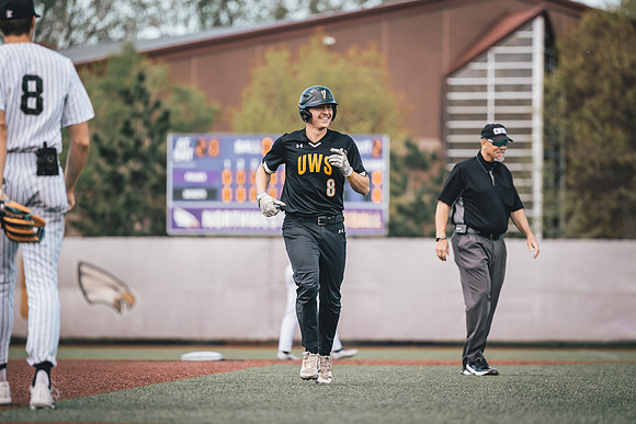 UWS Baseball vs UNW-1-84