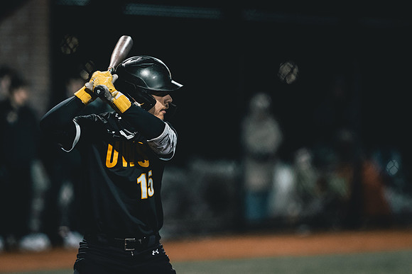 UWS BSB vs Crown -1-221