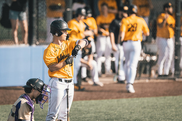 UWS BSB vs Loras-1-84