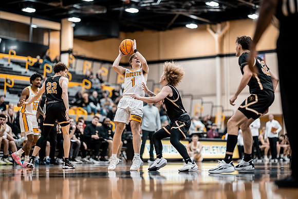 MBB vs. STO-1-77