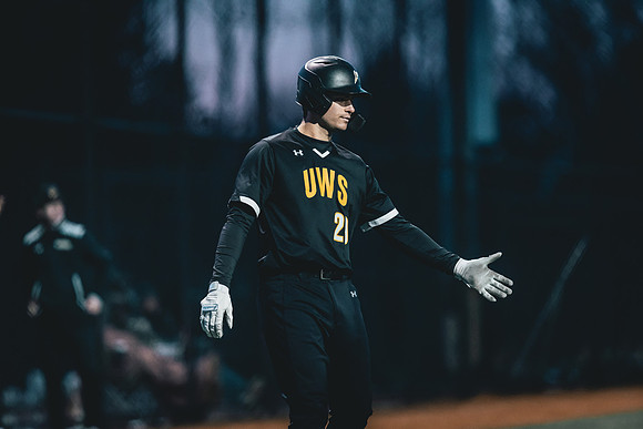 UWS BSB vs Crown -1-114