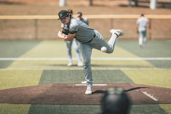 UWS BSB vs Greenville-1-211