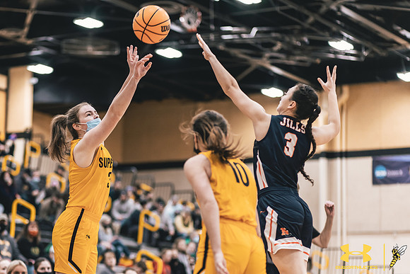2022.01.29 UWS WBB vs. Northland WM75