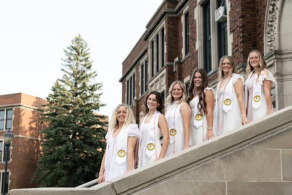 WSOC Senior Shoot -1-71