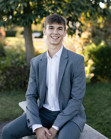 Oscar Senior Shoot-1-130